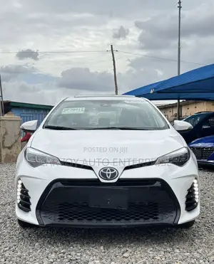 Toyota Corolla SE 4dr Sedan (1.8L 4cyl CVT) 2017 White