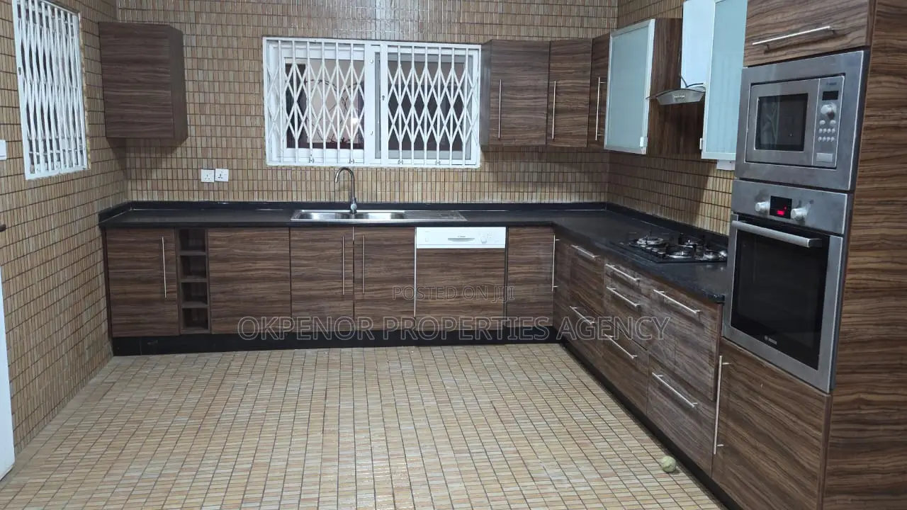 4bdrm House in Lashibi,Com18, Accra Metropolitan for rent