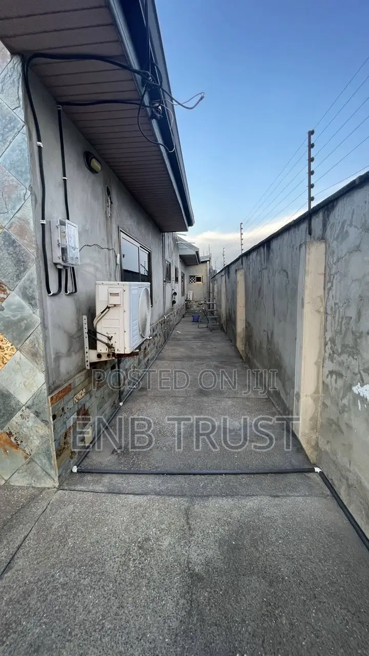 5bdrm House in Ablekuma  Nsakina, Manhean for rent