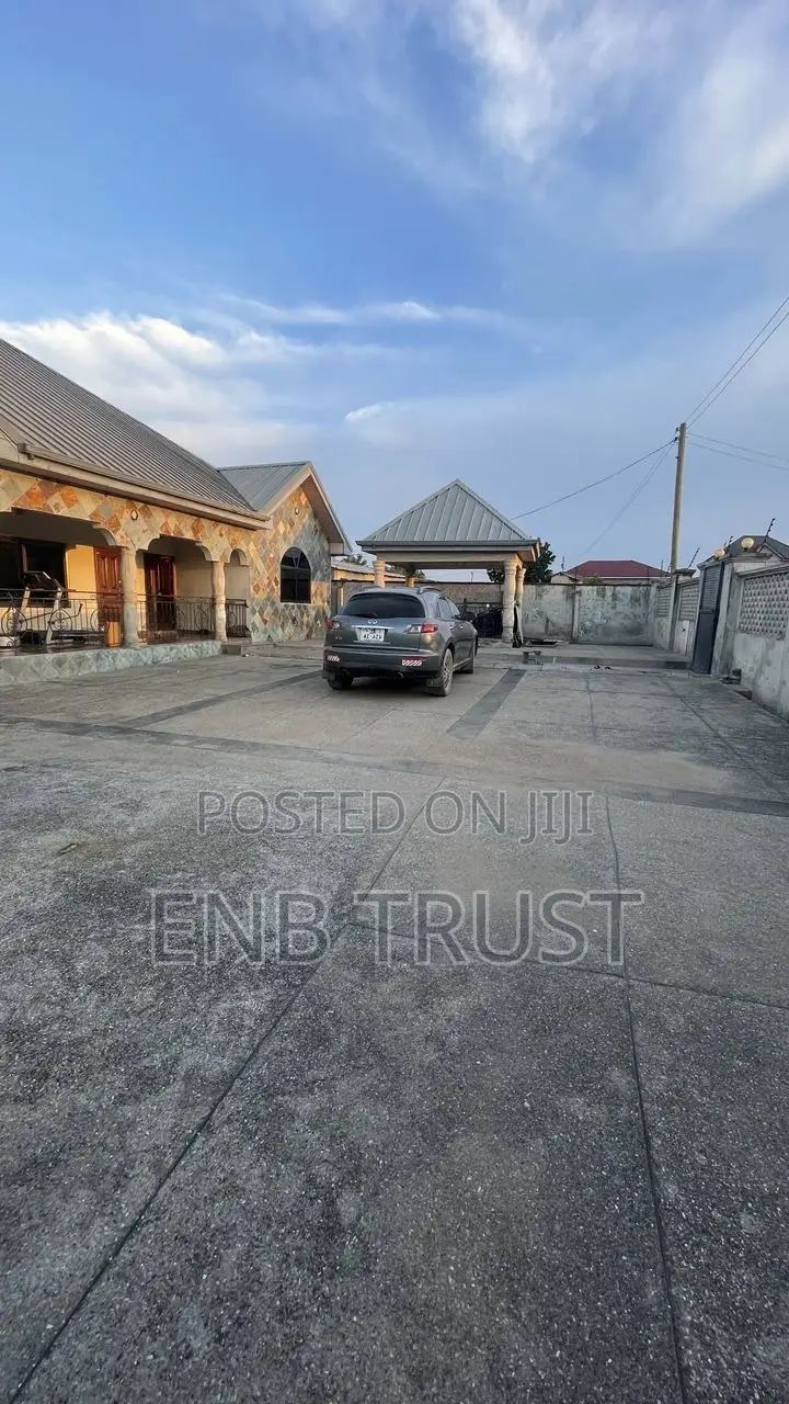 5bdrm House in Ablekuma  Nsakina, Manhean for rent