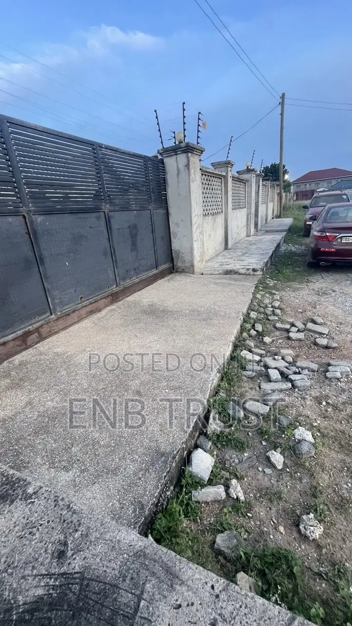 5bdrm House in Ablekuma  Nsakina, Manhean for rent