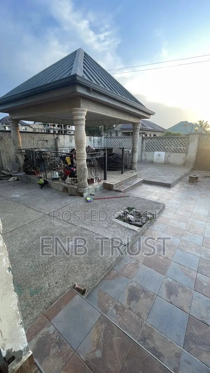 5bdrm House in Ablekuma  Nsakina, Manhean for rent