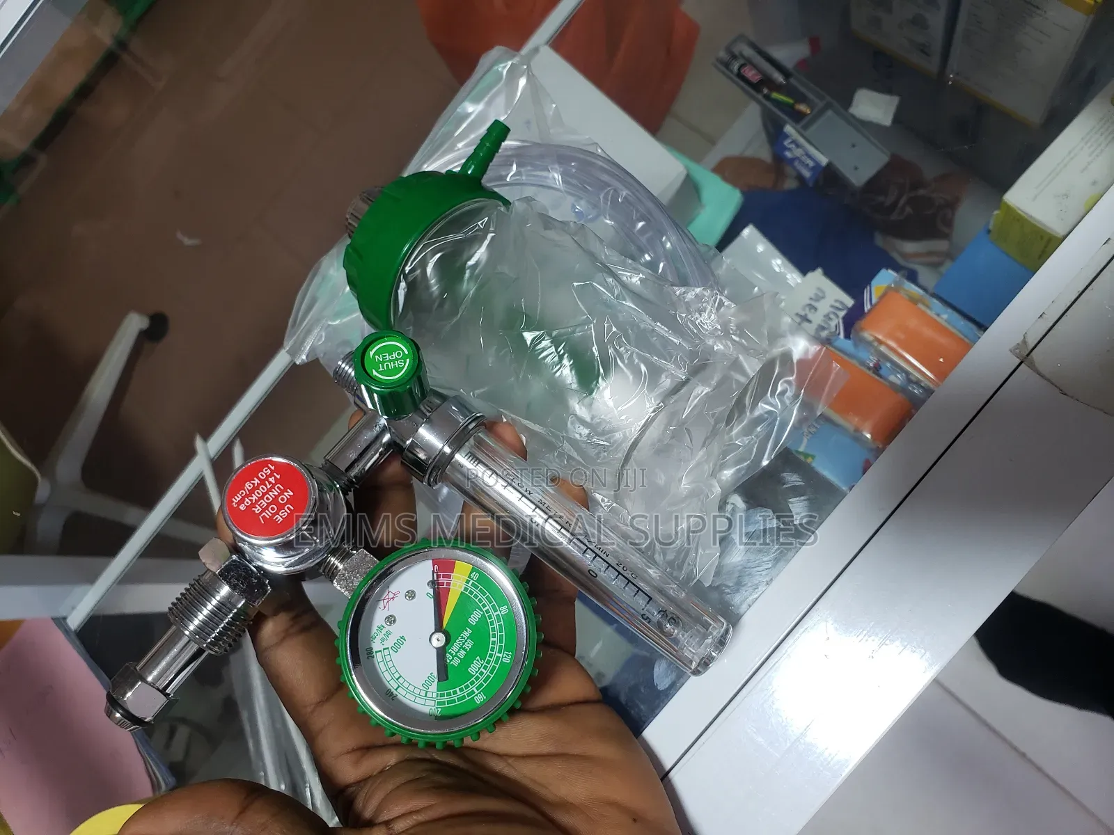 Oxygen Regulator