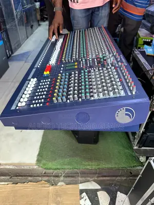 Soundcraft Lx9 24 Channel Mixer