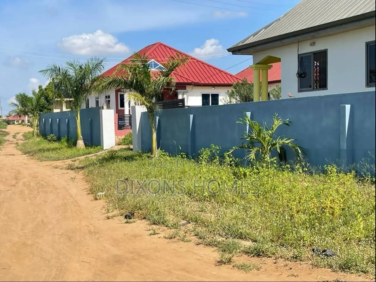3bdrm House in Dixons Homes, Awutu Senya East Municipal for sale