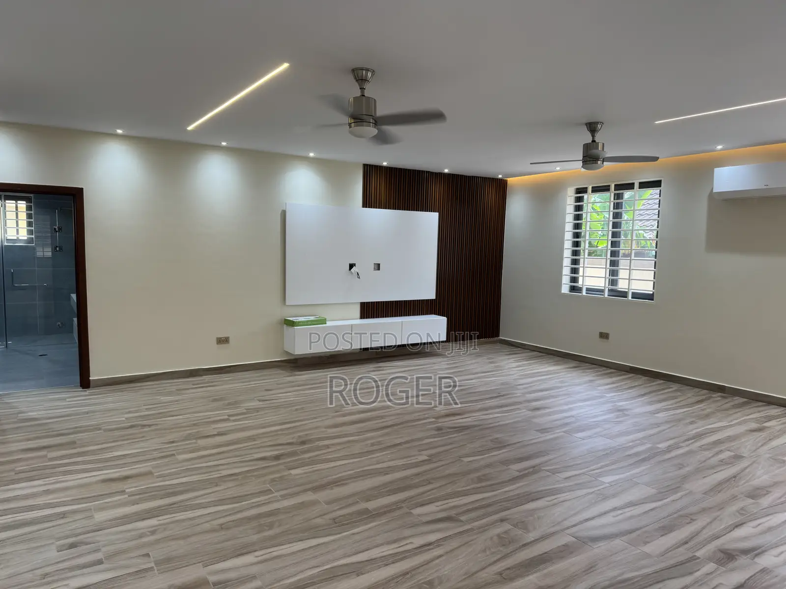 5bdrm Mansion in Achimota Petroleum for rent