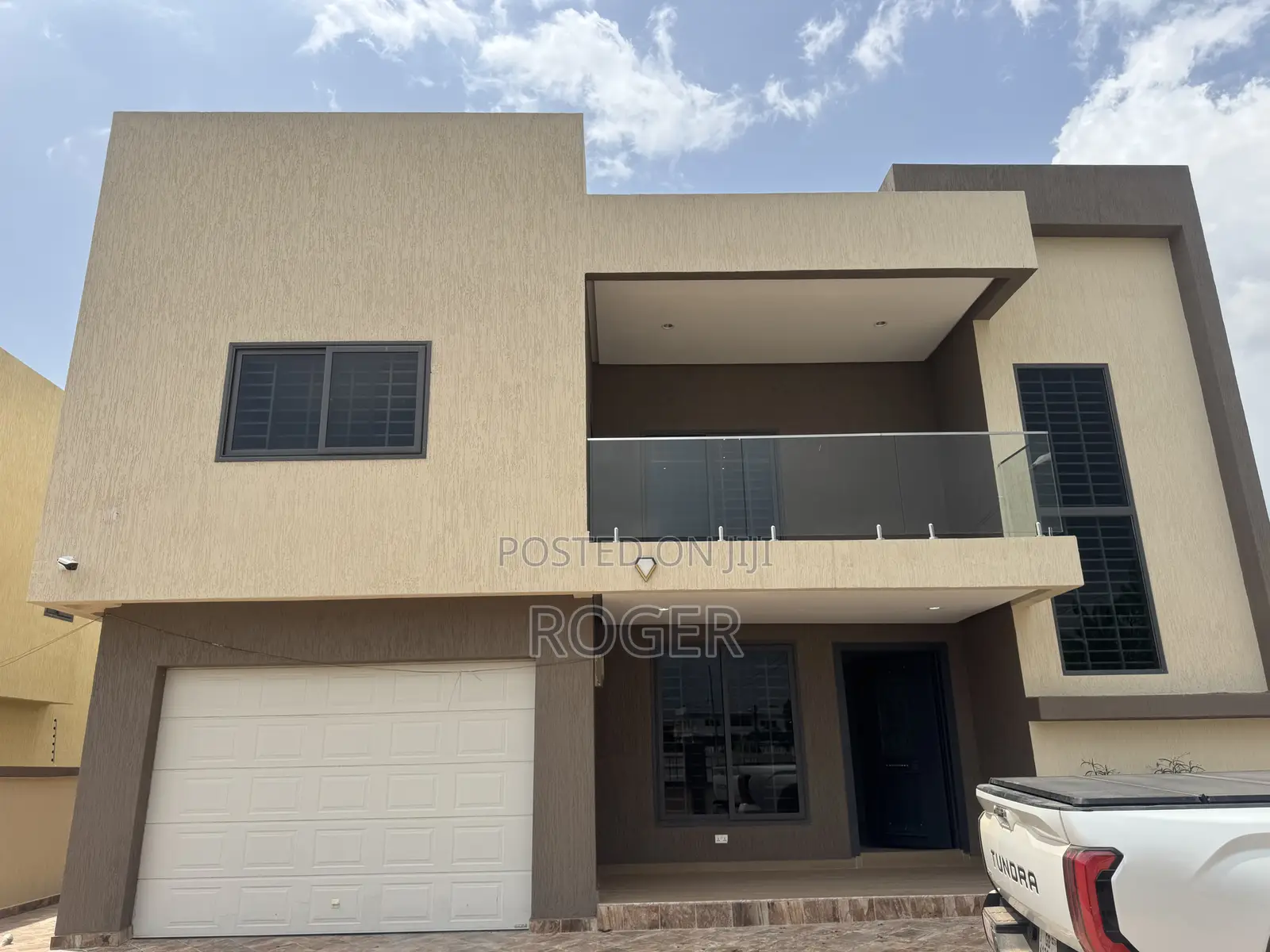 5bdrm Mansion in Achimota Petroleum for rent