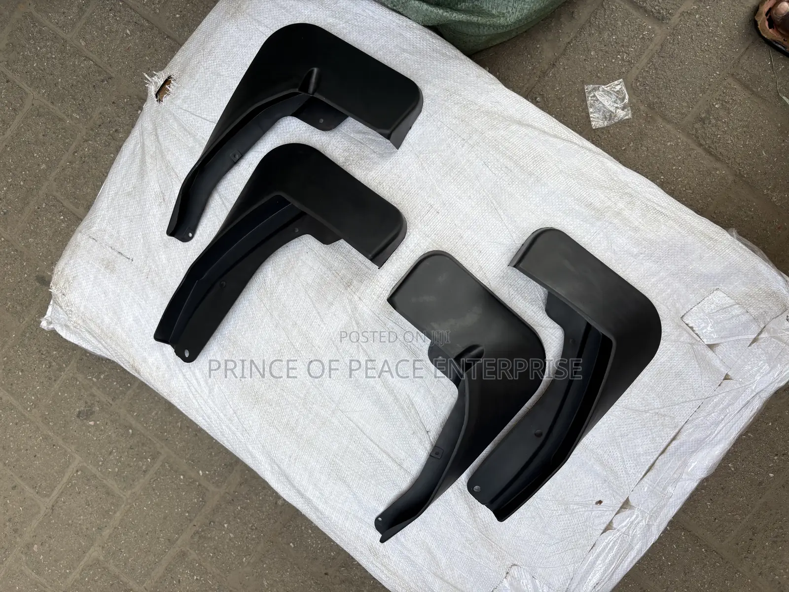 Honda CRV Mud Guard Rubbers Set
