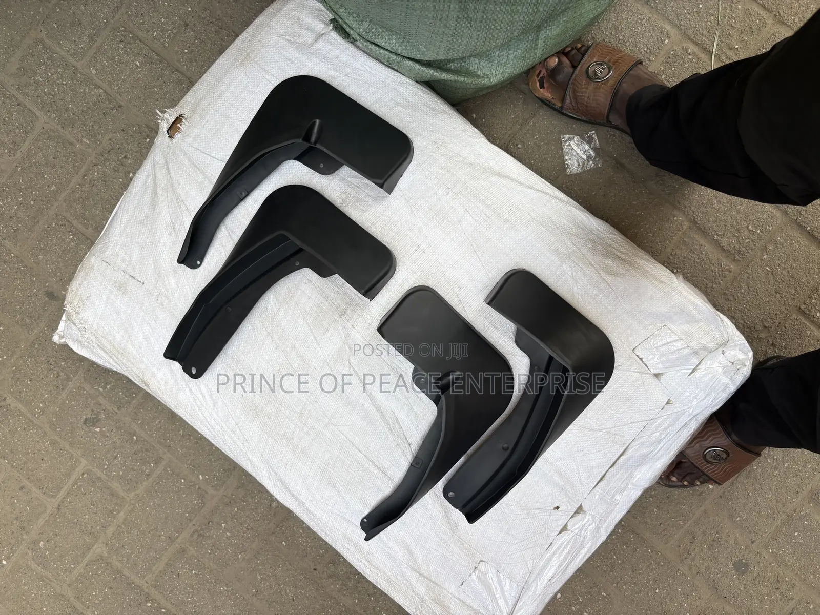 Honda CRV Mud Guard Rubbers Set