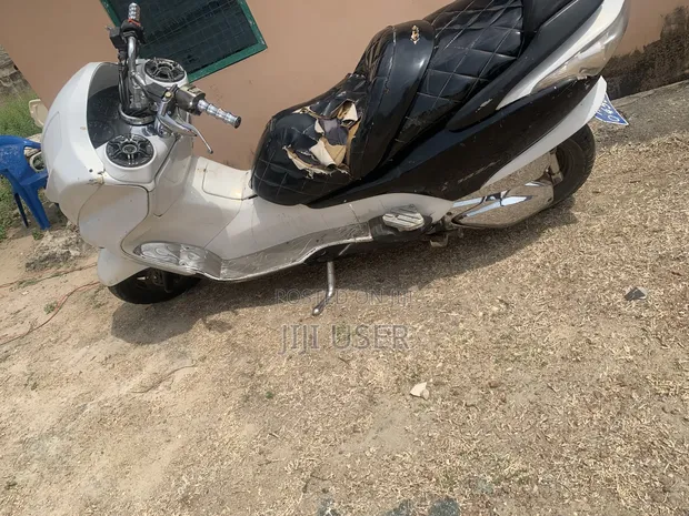 Honda Forza 2007 White in Effutu Municipal Motorcycles