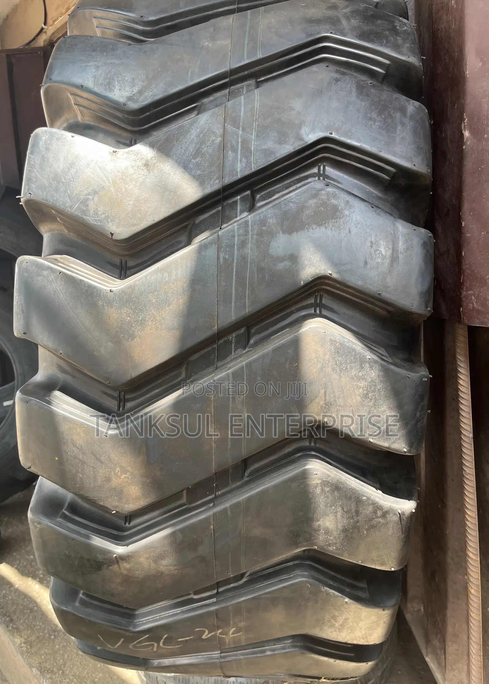 E-3/L-3 Otr Tyre 23.5-25 Wheel Loader Tyre
