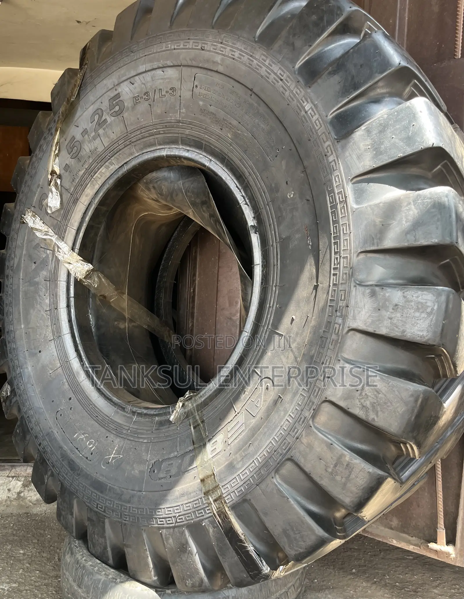 E-3/L-3 Otr Tyre 23.5-25 Wheel Loader Tyre