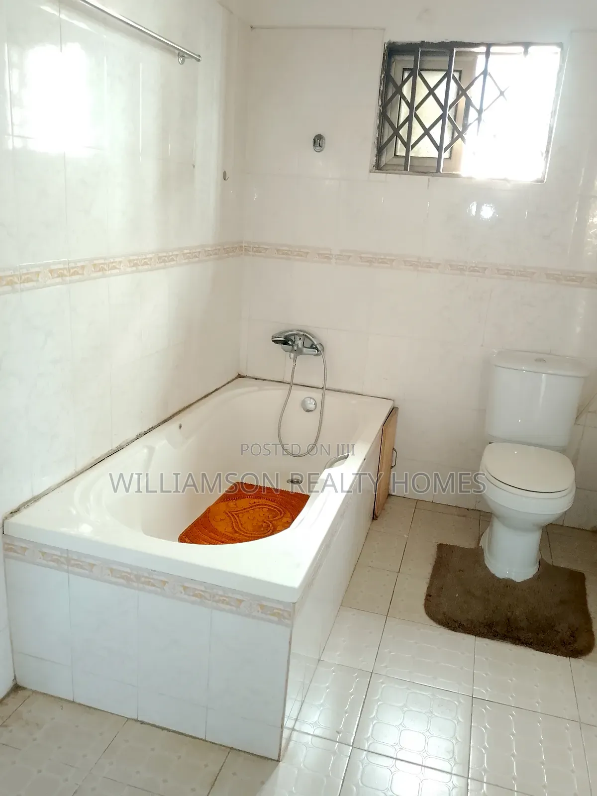 4bdrm Apartment in Community 18 Area, Spintex for rent