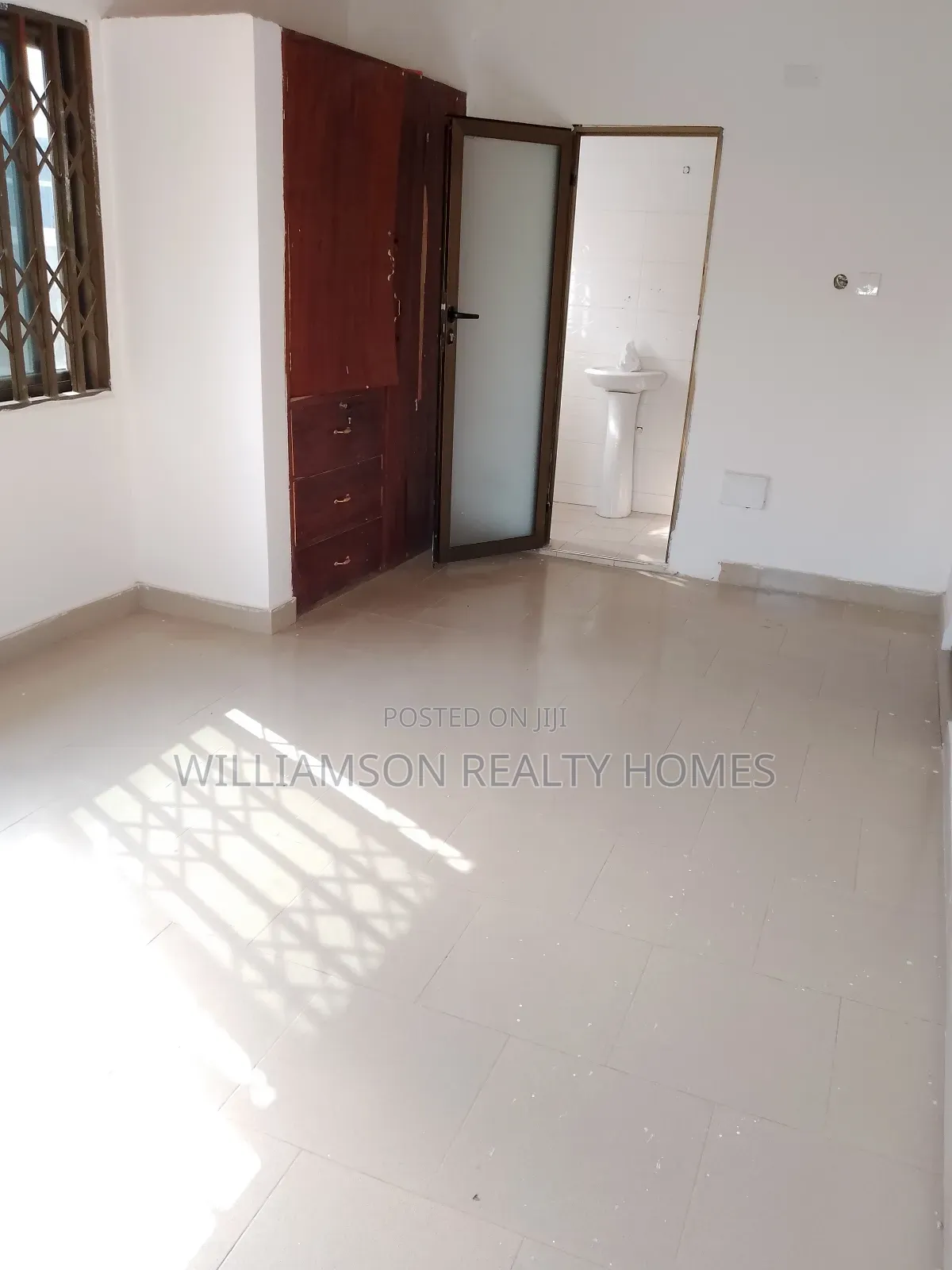 4bdrm Apartment in Community 18 Area, Spintex for rent
