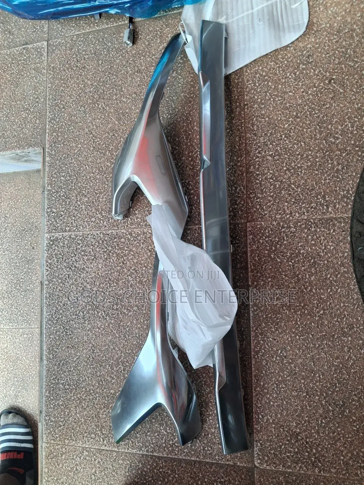 Complete Lower Chrome Santafe 2022-2024