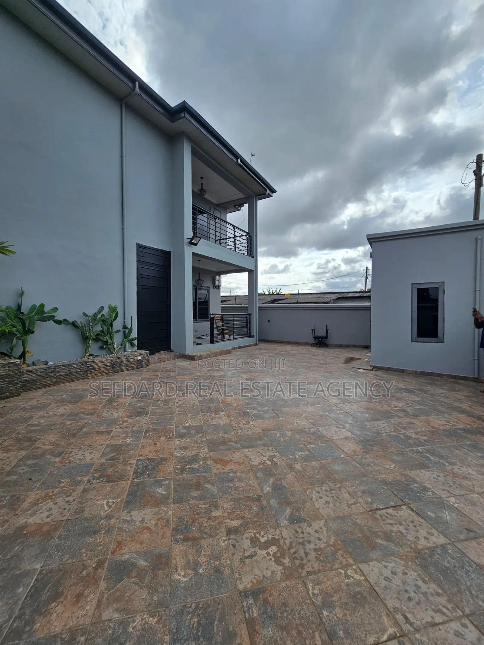 4bdrm House in Madina for sale