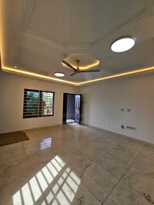 4bdrm House in Madina for sale