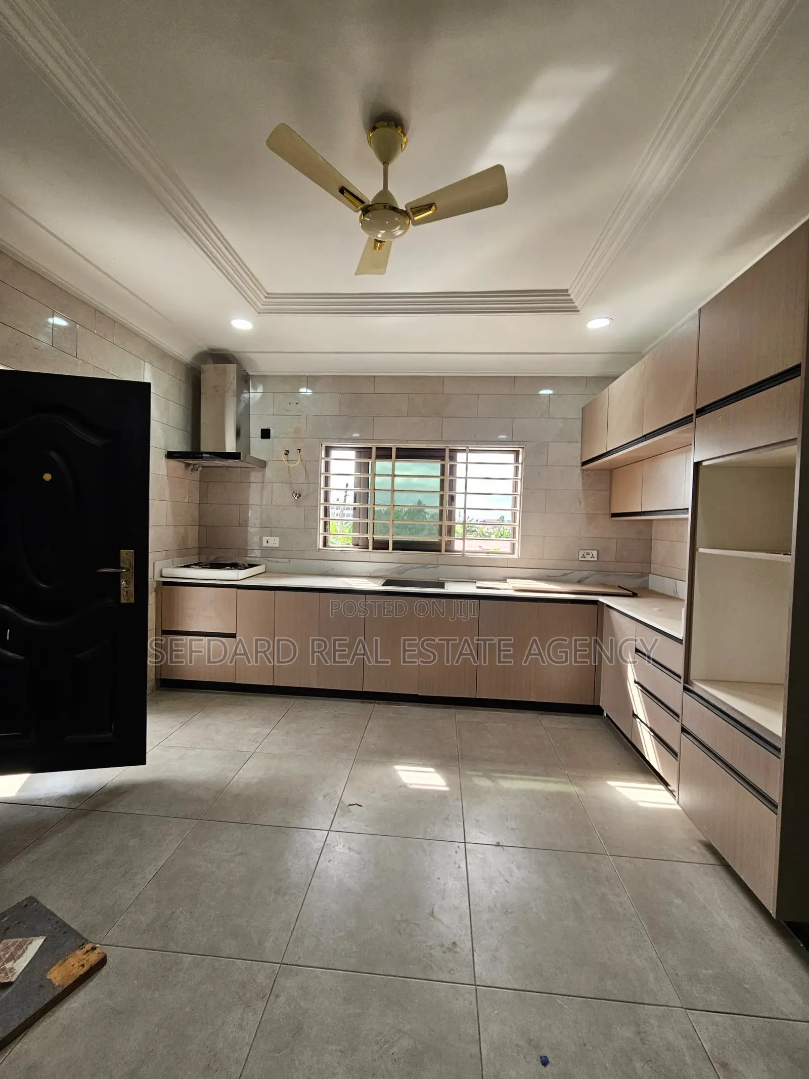 4bdrm House in Madina for sale