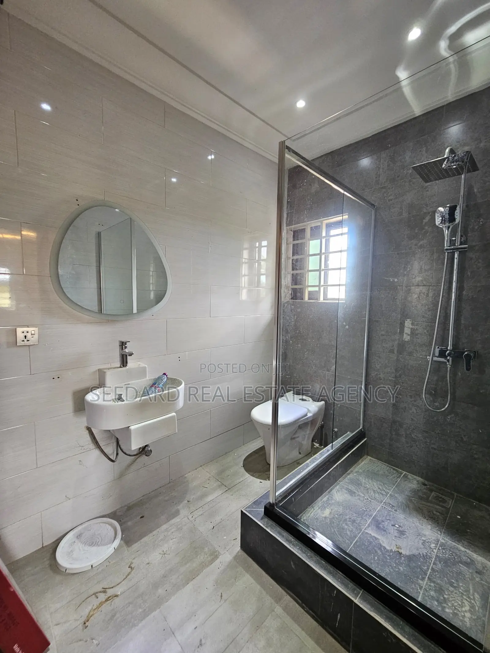 4bdrm House in Madina for sale