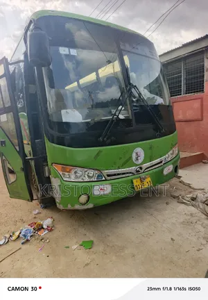 Yutong Sightseeing Bus 2000 Green