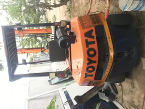 Toyota 2.5-Ton Forklift for Sale and Rentals for Two or More Forklifts