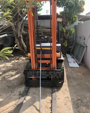 Toyota 2.5-Ton Forklift for Sale and Rentals for Two or More Forklifts
