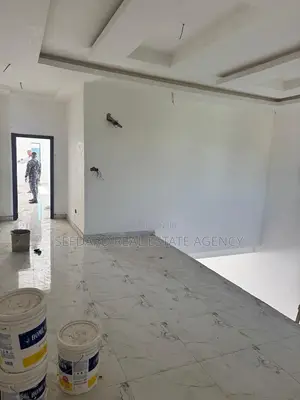 4bdrm Duplex in Haatso for sale