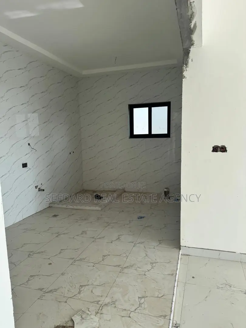 4bdrm Duplex in Haatso for sale