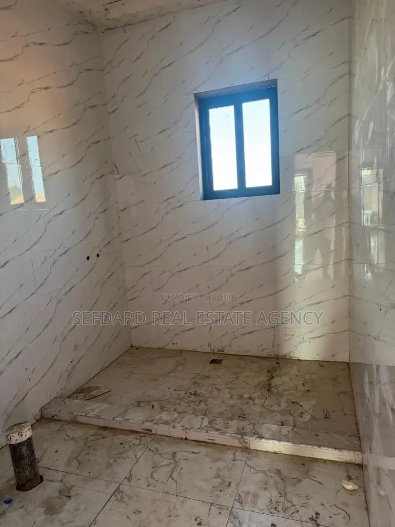 4bdrm Duplex in Haatso for sale