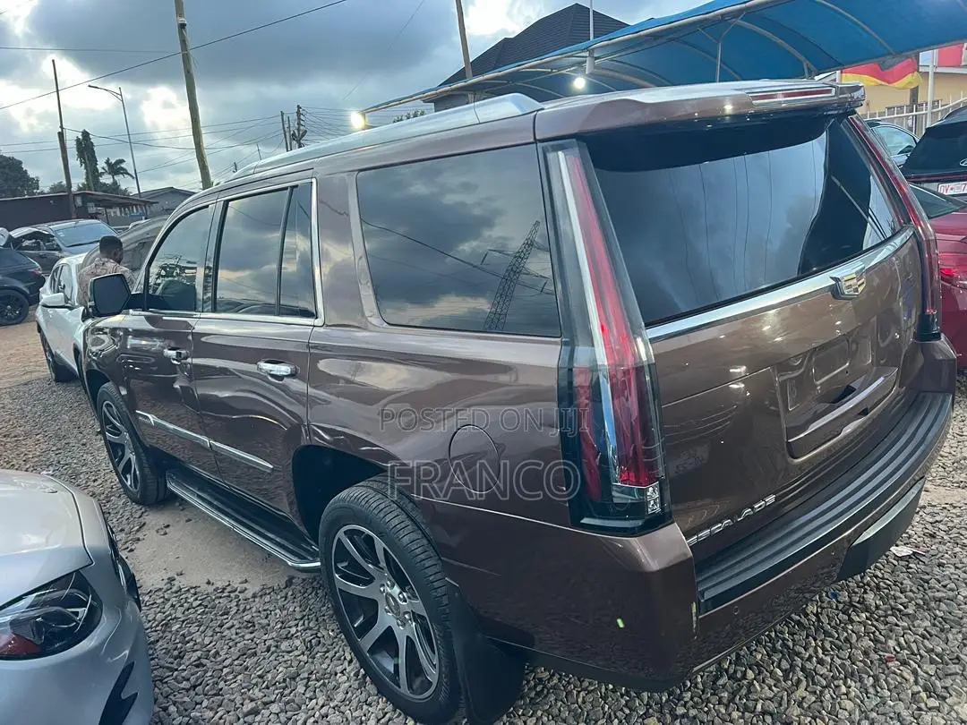 Cadillac Escalade 2017 Brown