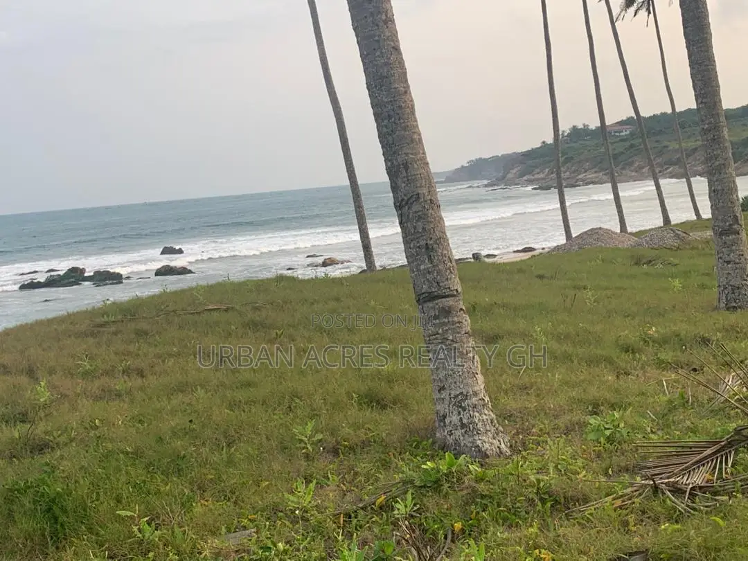 CENTRAL REGION, (GOMOA FETTEH) _ 2 Plots Oceanfront Land