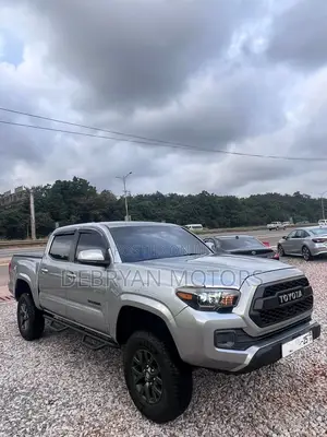 Toyota Tacoma SR5 2018 Silver