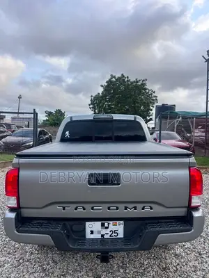Toyota Tacoma SR5 2018 Silver
