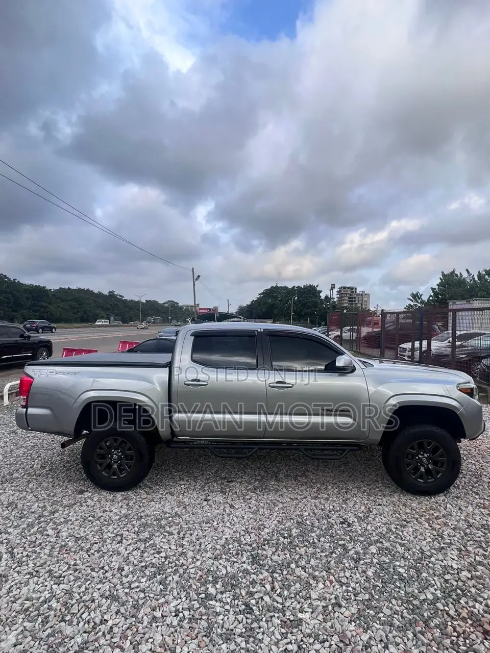 Toyota Tacoma SR5 2018 Silver