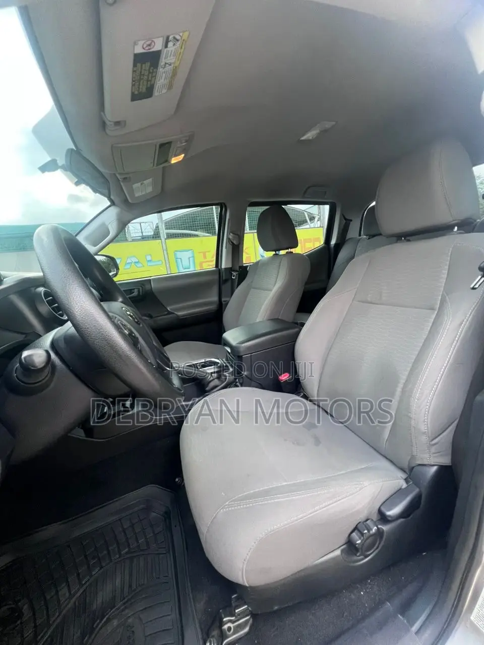 Toyota Tacoma SR5 2018 Silver