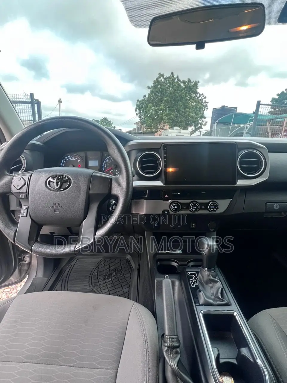 Toyota Tacoma SR5 2018 Silver