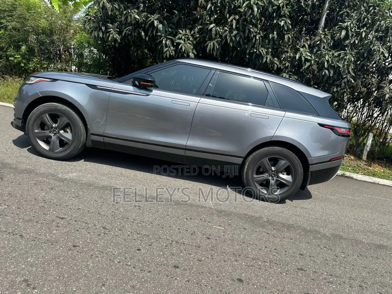 Land Rover Range Rover Velar R-Dynamic S 2022 Gray