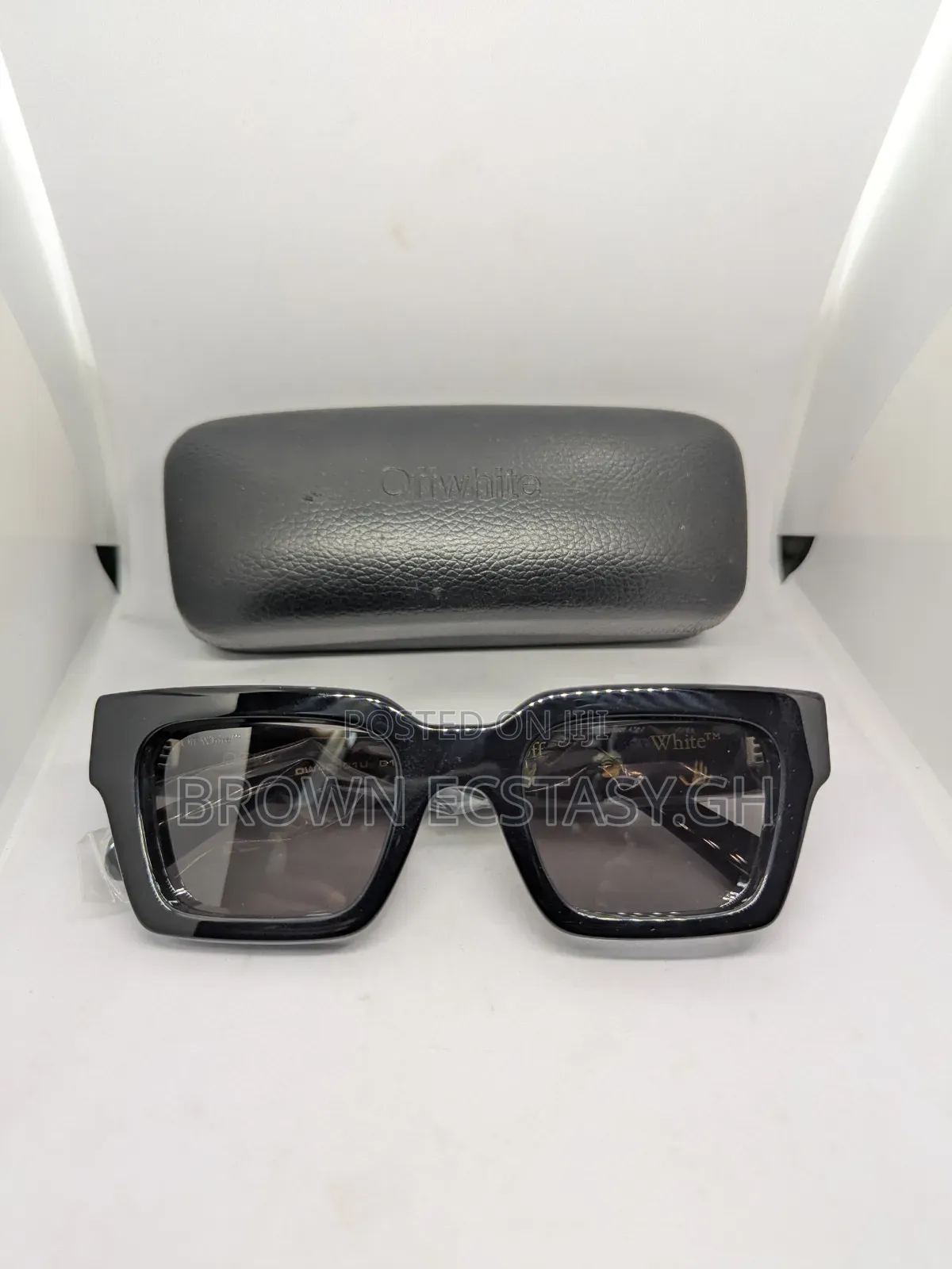 Off White Classic Glasses (Dark Shade Plain)