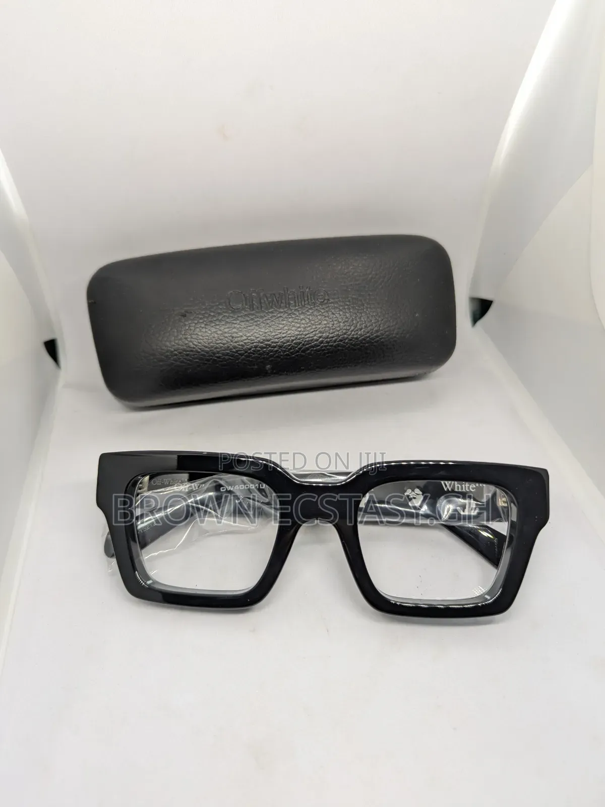 Off White Classic Glasses (Dark Shade Plain)