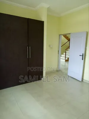 5bdrm House in Tema Community 22 for rent