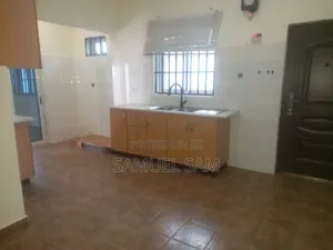 6bdrm House in Tema Community 18 for rent