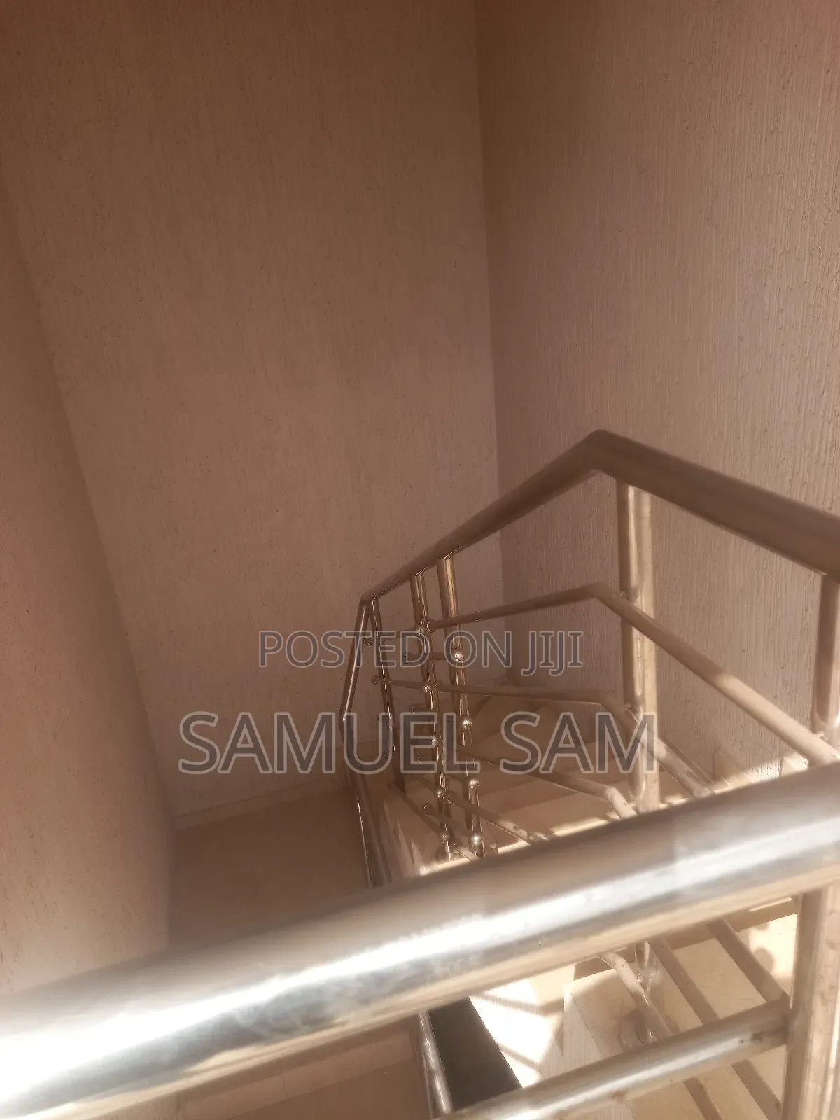 6bdrm House in Tema Community 18 for rent