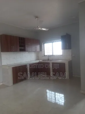 6bdrm House in Tema Community 18 for rent