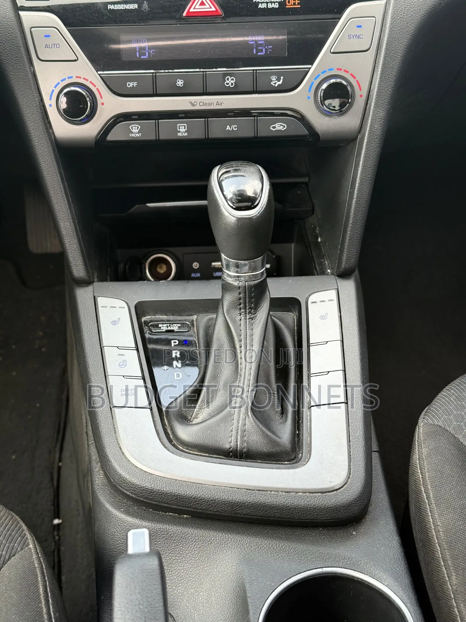 Hyundai Elantra Value Edition Sedan FWD (2.0L 4cyl 6A) 2017 Silver