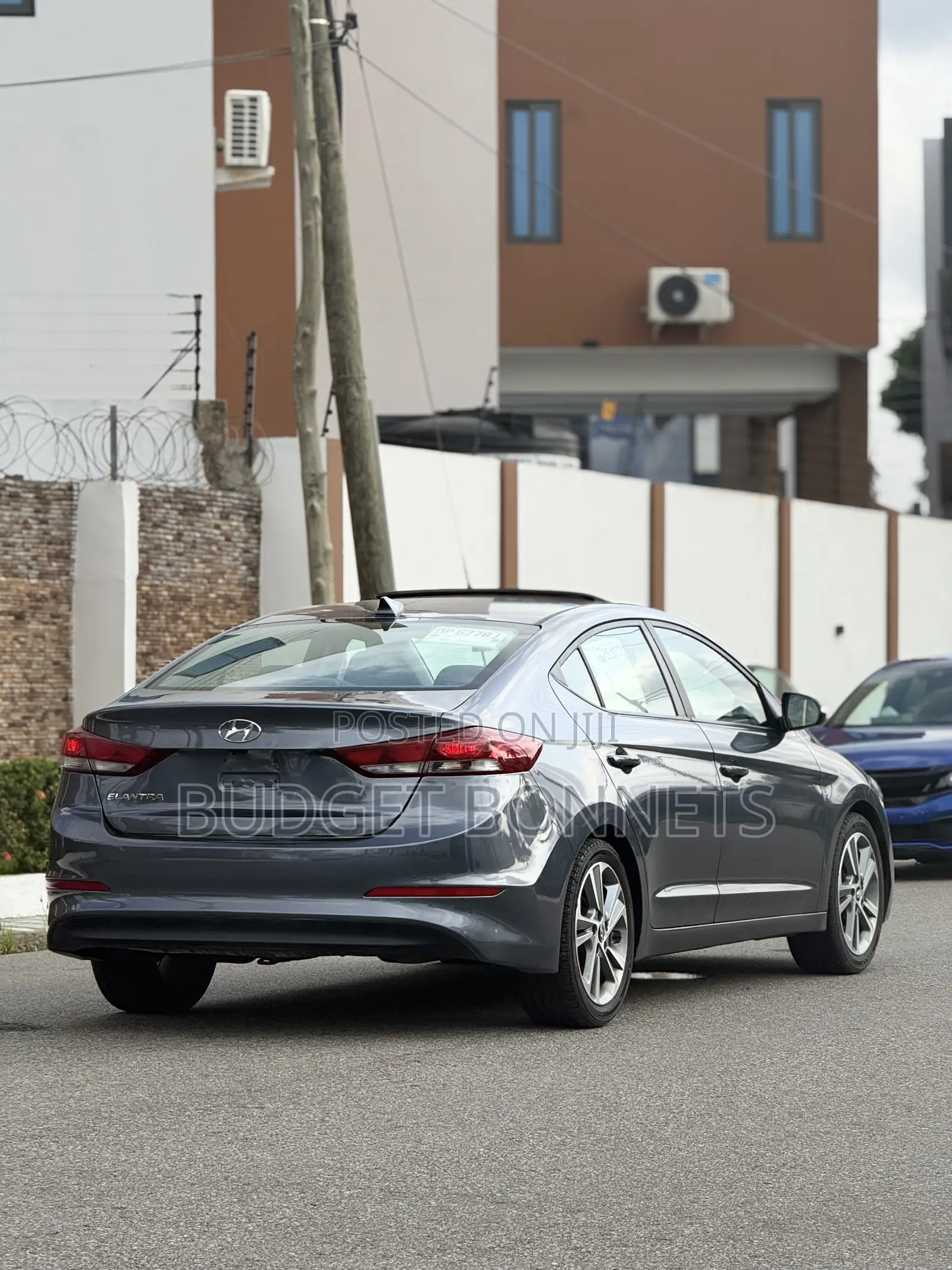 Hyundai Elantra Value Edition Sedan FWD (2.0L 4cyl 6A) 2017 Silver