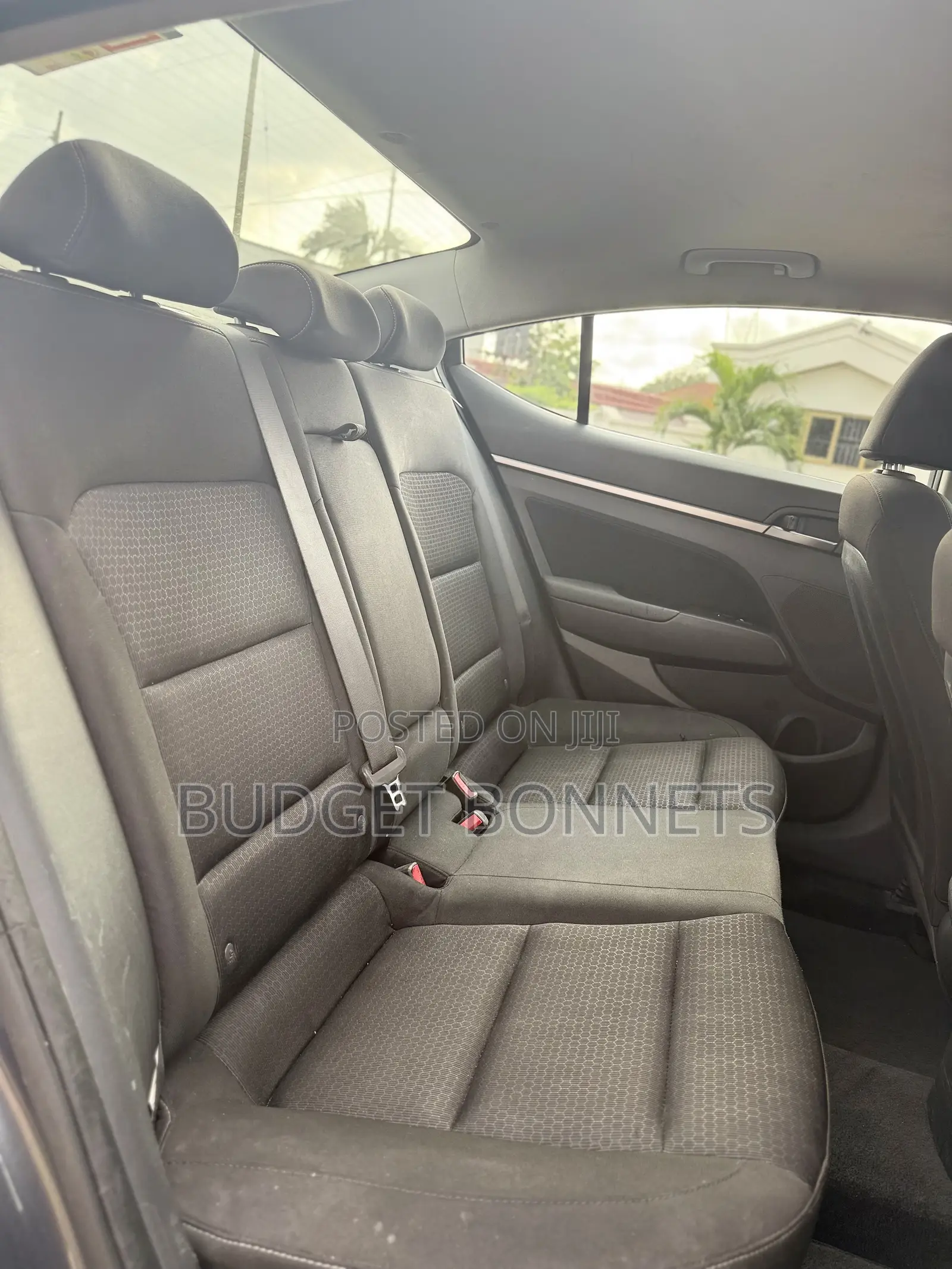 Hyundai Elantra Value Edition Sedan FWD (2.0L 4cyl 6A) 2017 Silver