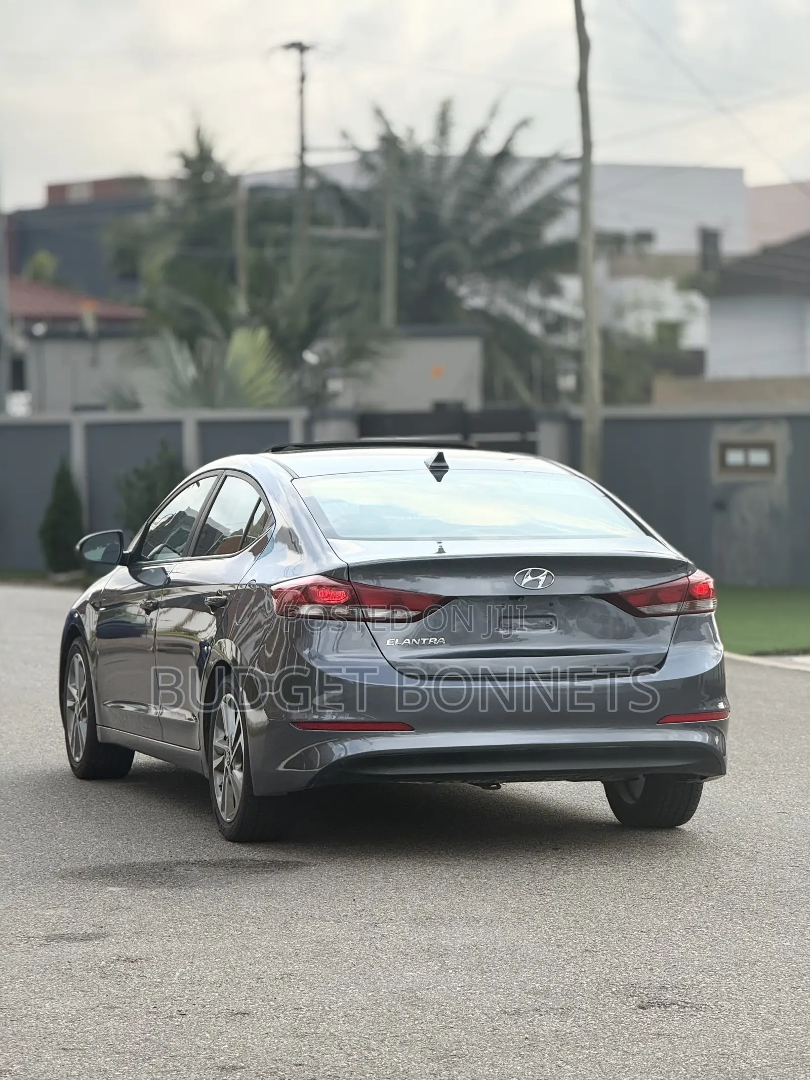Hyundai Elantra Value Edition Sedan FWD (2.0L 4cyl 6A) 2017 Silver