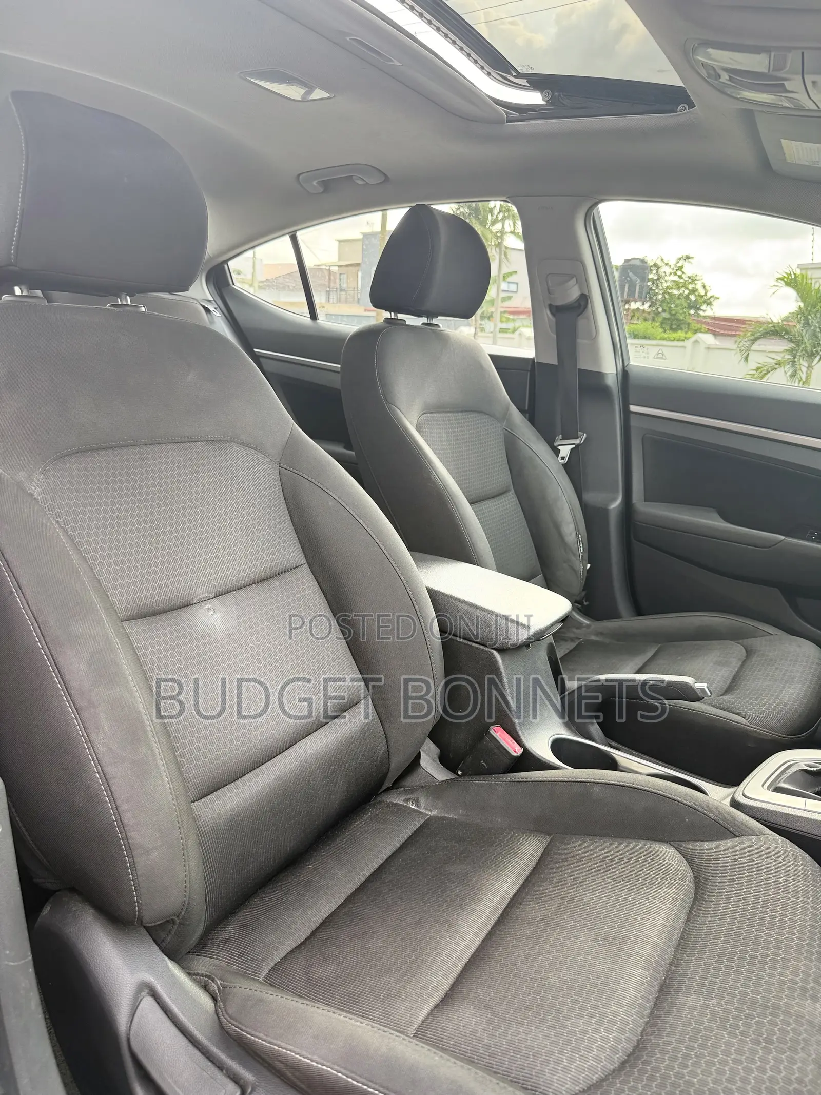 Hyundai Elantra Value Edition Sedan FWD (2.0L 4cyl 6A) 2017 Silver