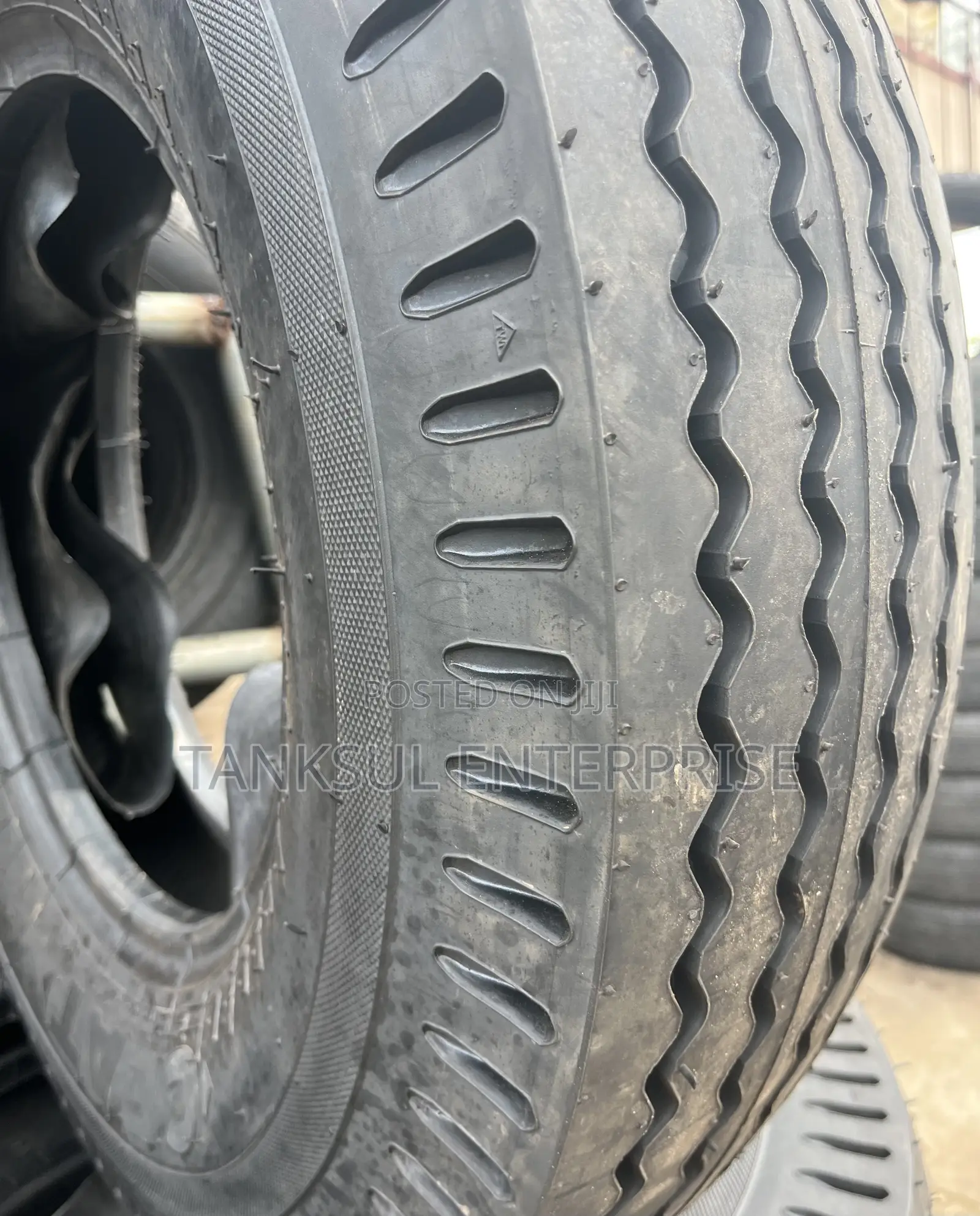 Ceat 7.50 R 16 Lt Tyre