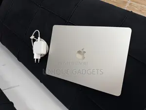 Laptop Apple MacBook Air 2022 M2 8GB Apple M2 SSD 256GB